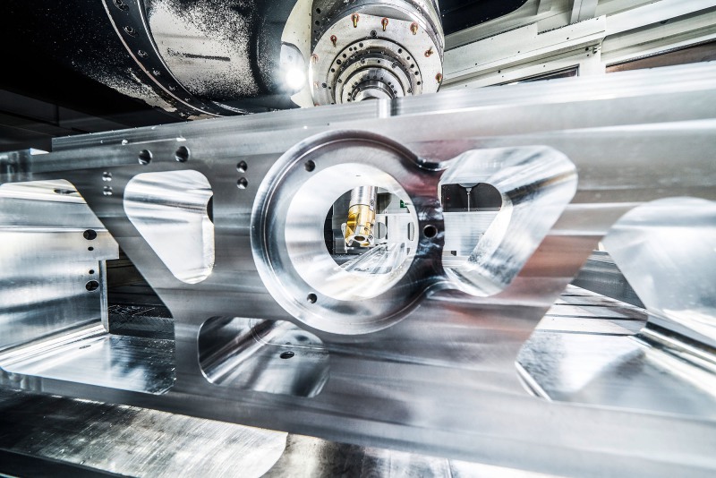 Wolfram Schroll fotografiert  Industrieprojekte für Kunden im In - und Ausland. Wolfram Schroll photographs ndustrial projects in Germany and Europe.