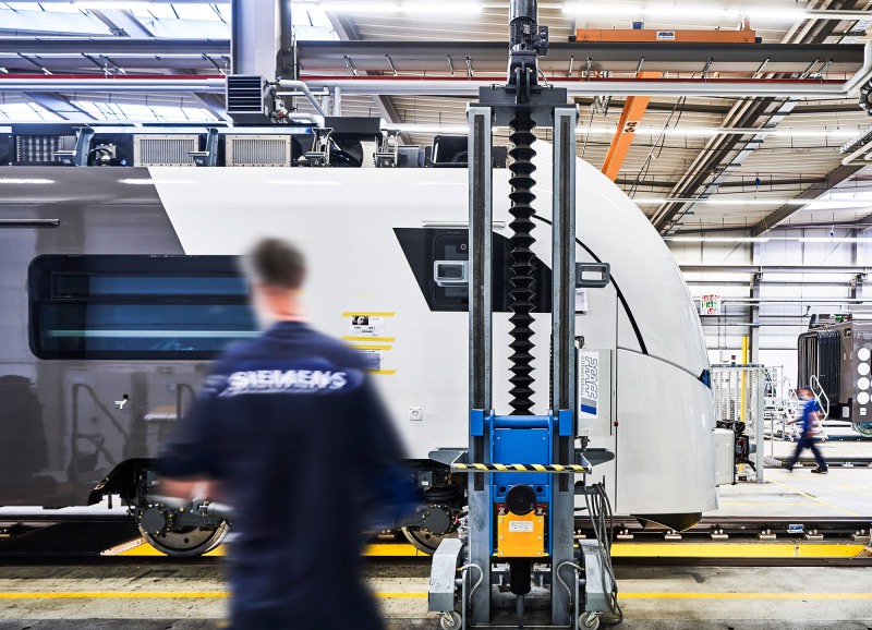 Wolfram Schroll fotografiert  Industrieprojekte für Kunden im In - und Ausland. Wolfram Schroll photographs ndustrial projects in Germany and Europe.