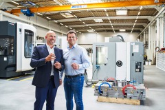 Wolfram Schroll fotografiert hochwertige Industrieprojekte für Kunden im In - und Ausland. Wolfram Schroll photographs high-value industrial projects in Germany and Europe.