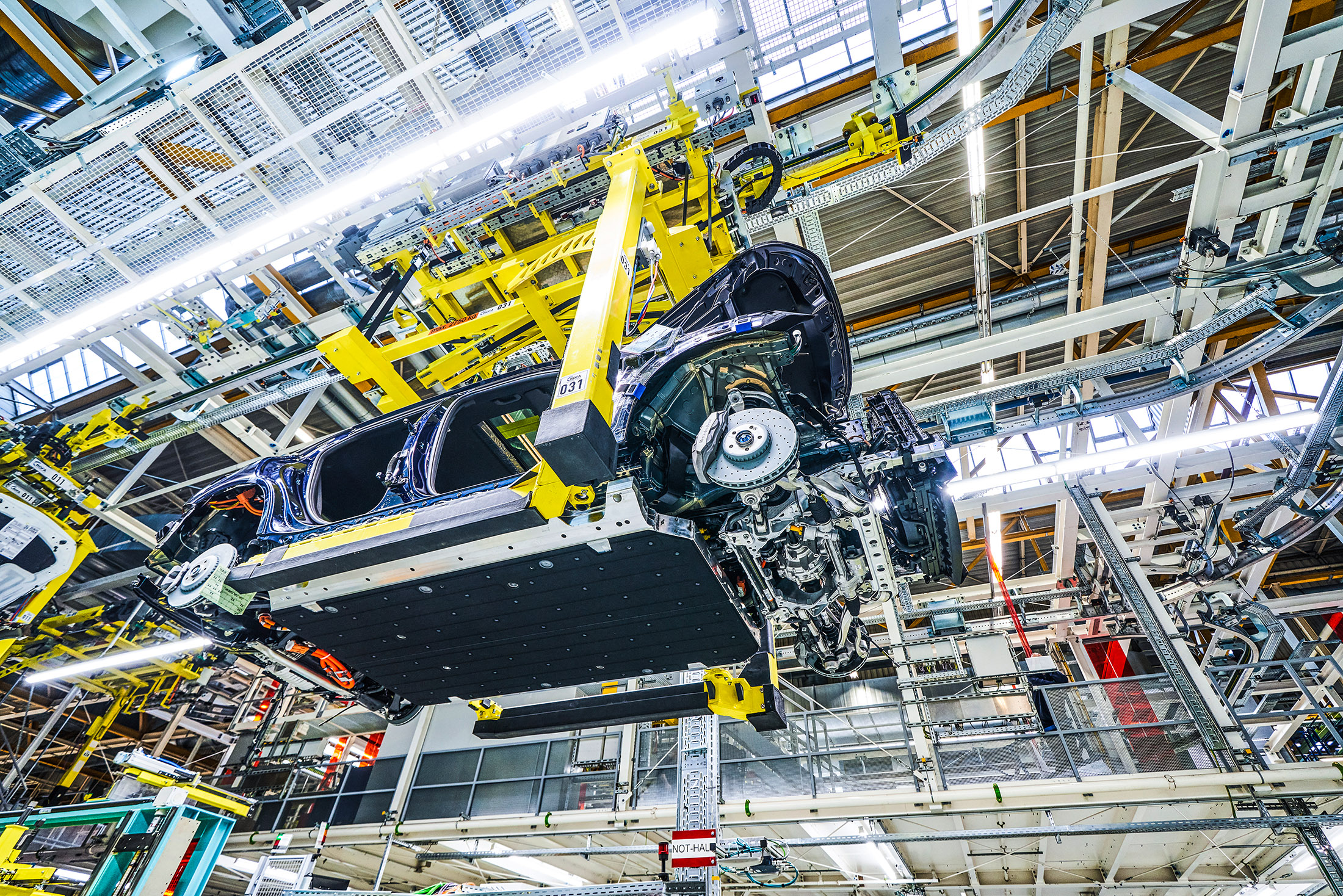 Wolfram Schroll fotografiert hochwertige Industrieprojekte für Kunden im In - und Ausland. Wolfram Schroll photographs high-value industrial projects in Germany and Europe.