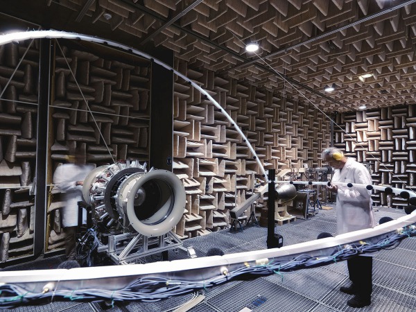 Wolfram Schroll fotografiert  Industrieprojekte für Kunden im In - und Ausland. Wolfram Schroll photographs industrial projects in Germany and Europe.