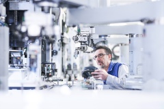 Wolfram Schroll fotografiert  Industrieprojekte für Kunden im In - und Ausland. Wolfram Schroll photographs ndustrial projects in Germany and Europe.