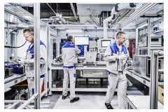 Wolfram Schroll fotografiert hochwertige Industrieprojekte für Kunden im In - und Ausland. Wolfram Schroll photographs high-value industrial projects in Germany and Europe.