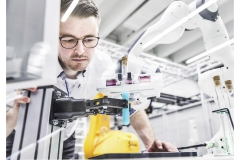 Wolfram Schroll fotografiert hochwertige Industrieprojekte für Kunden im In - und Ausland. Wolfram Schroll photographs high-value industrial projects in Germany and Europe.